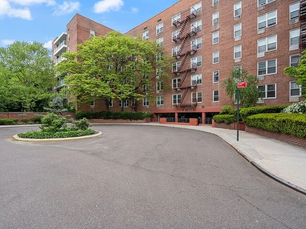 66-01 Burns St #1F, Queens, NY 11374