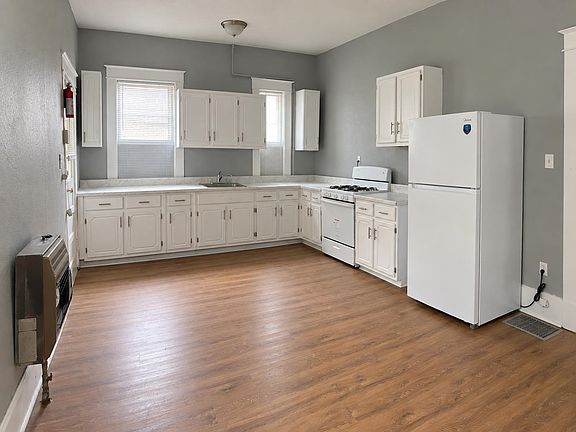 2nd image of 578 McKinley St