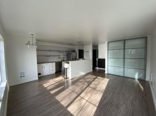 952 N 35th St APT 201, Seattle, WA 98103