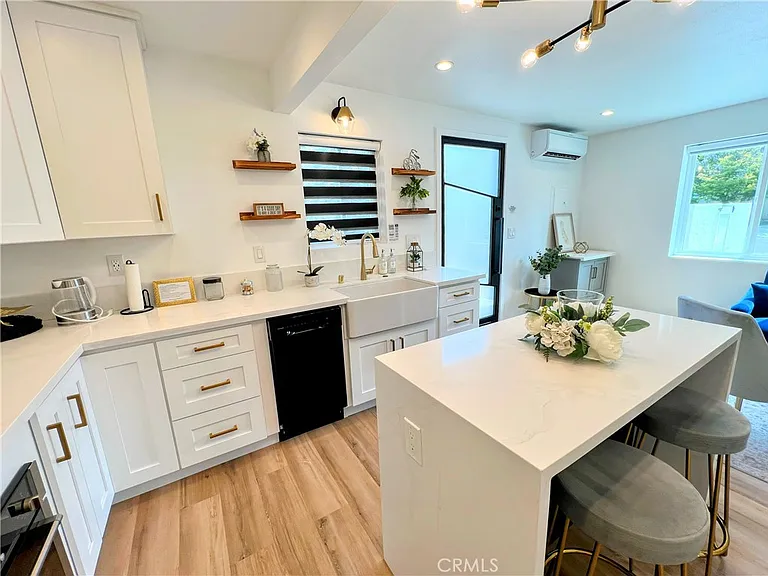 5311 Lockhurst Dr — Photo 8