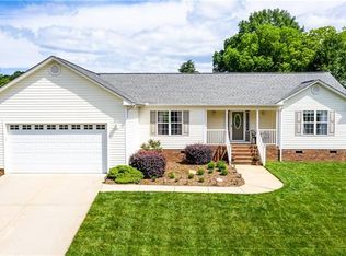 114 Top Flite Dr, Statesville, NC 28677