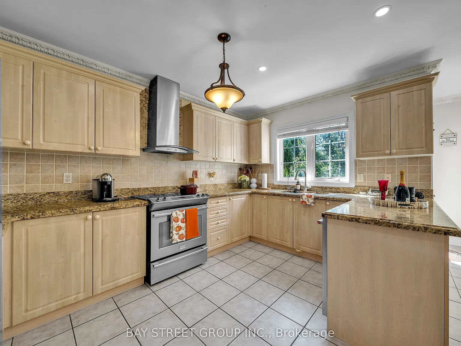 4 bed, $3,800 — Photo 4