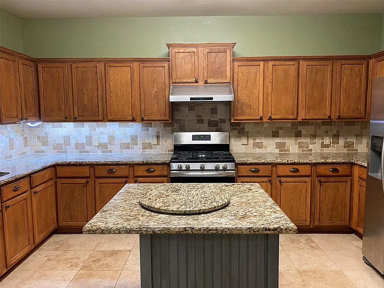 2714 Orchard Creek Ln — Photo 6