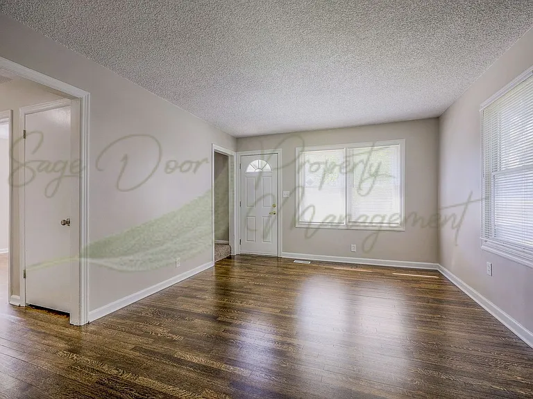 634 Thornton St — Photo 6