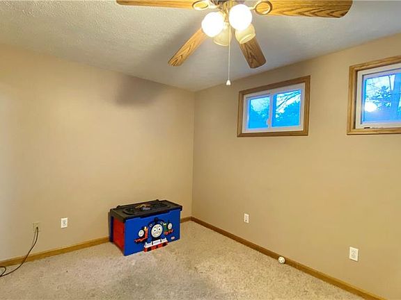 5th image of 1525 Paine St