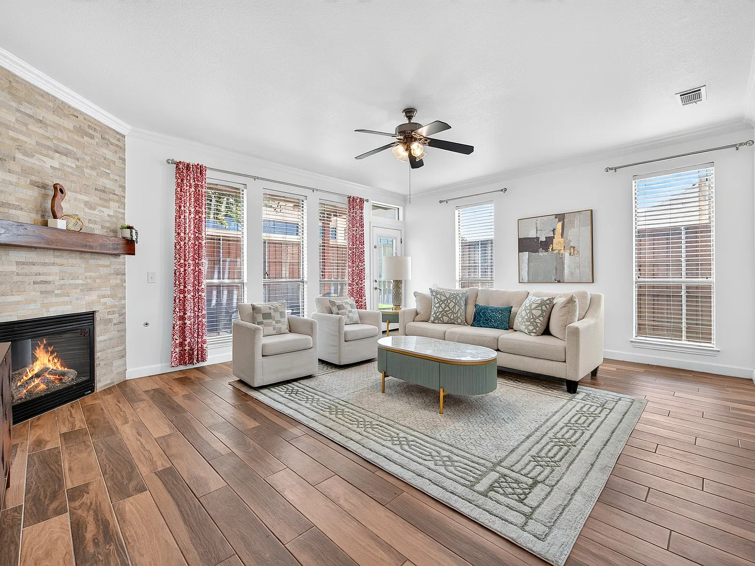 5 bed, 3147 sqft, $3,150 — Photo 2