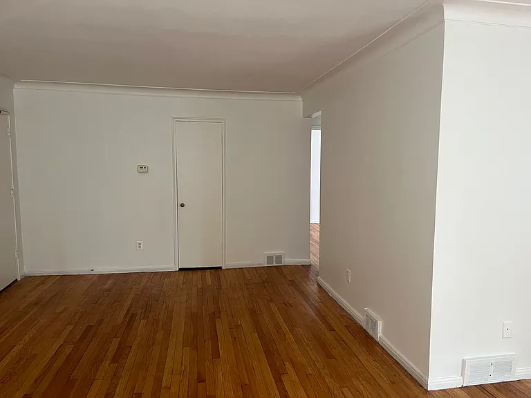 21319 Kingsville St #102 — Photo 5