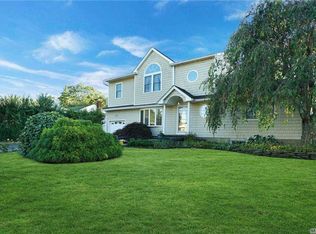22 Albert St, Shoreham, NY 11786