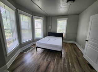 603 W High St APT 1, Urbana, IL