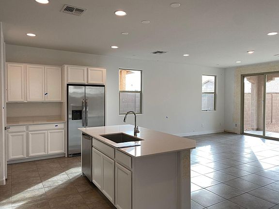 2nd image of 9123 W Glenrosa Ave