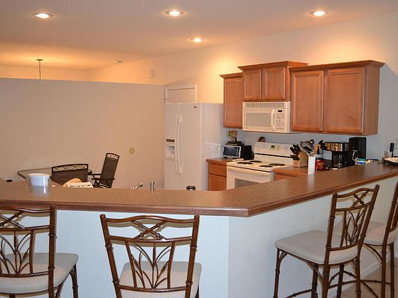 5th image of 2430 Village Ln