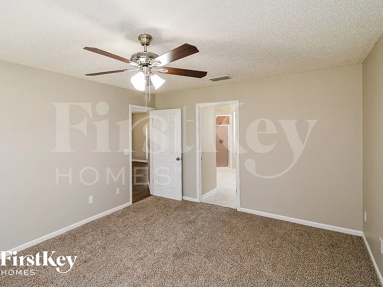 4630 Pebble Brook Dr — Photo 9