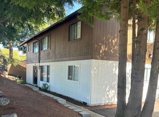 805 SW 156th St #1, Seattle, WA 98166