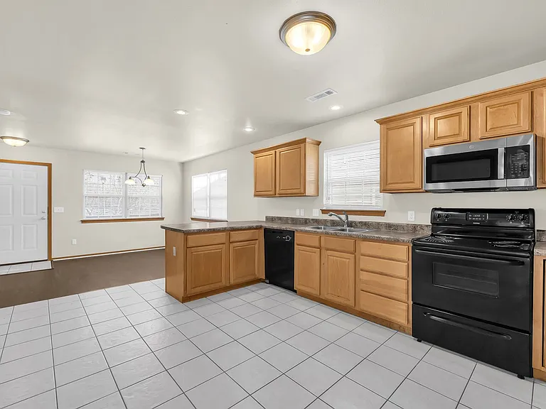 2970 W Old Farmington Rd — Photo 6