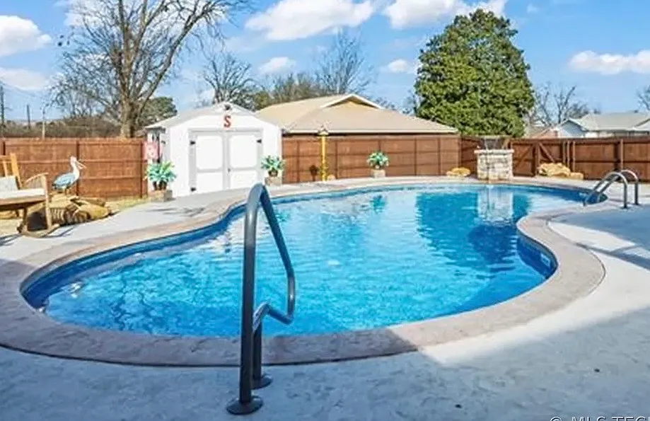 3 bed, 2154 sqft, $2,900 — Photo 2