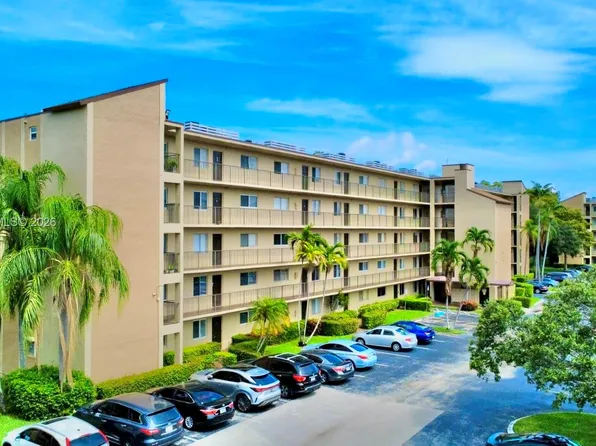 7840 NW 50th St APT 102, Lauderhill, FL 33351