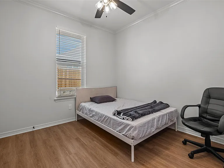 3067 Royal Garden Rd — Photo 11
