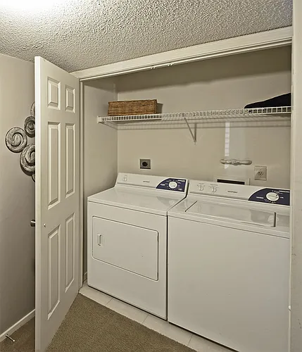 Civic Center West Apartments Photo 1
