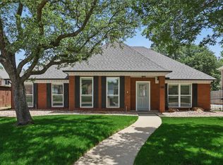 2210 Strathmore Dr, Highland Village, TX 75077