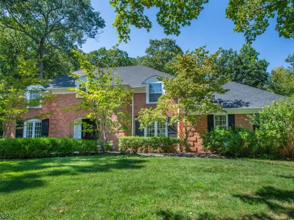 34 Arden Rd, Mountain Lakes Boro, NJ 07046
