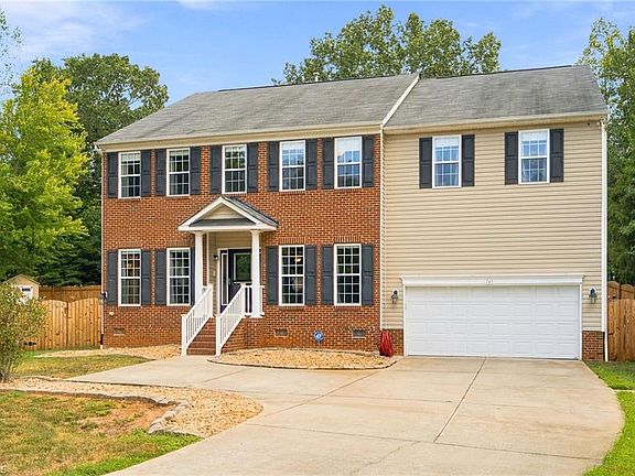 3rd image of 141 Stones Point Ct
