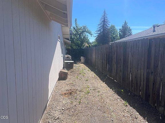 4th image of 1141 N Modoc Ave