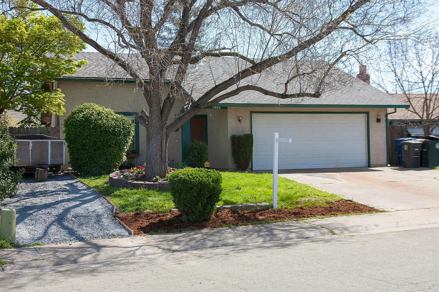 7935 Sandridge Way photo 1