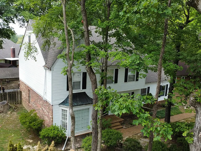 2509 Friars Pl — Photo 9