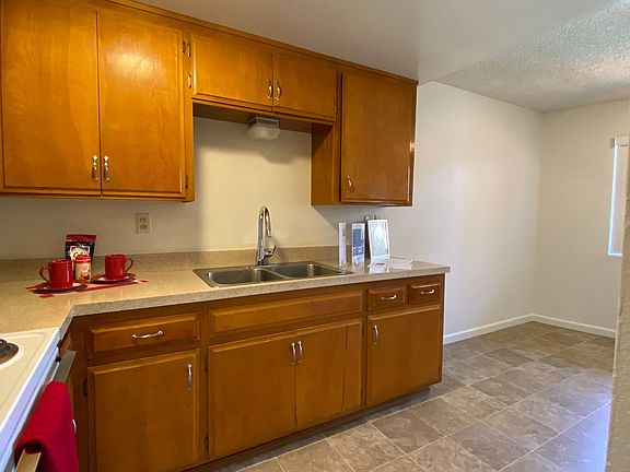 3rd image of 1025 Meadow Lake Dr APT 20