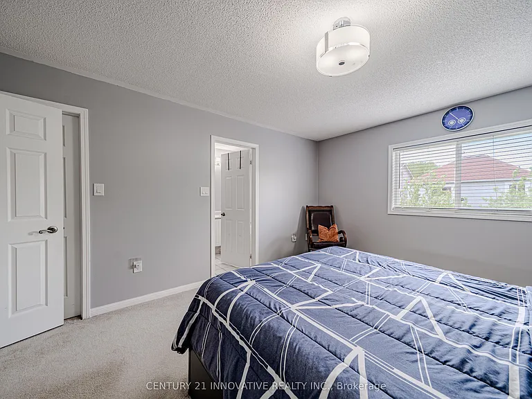 28 Samandria Ave #UPPER — Photo 31
