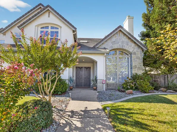 9011 Quail Cove Dr, Elk Grove, CA 95624
