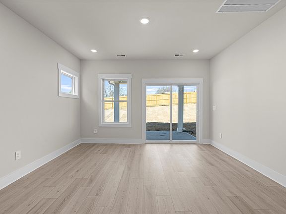 Welcome to the Roswell floorplan at Cedar Shoals - Heritage Collection.