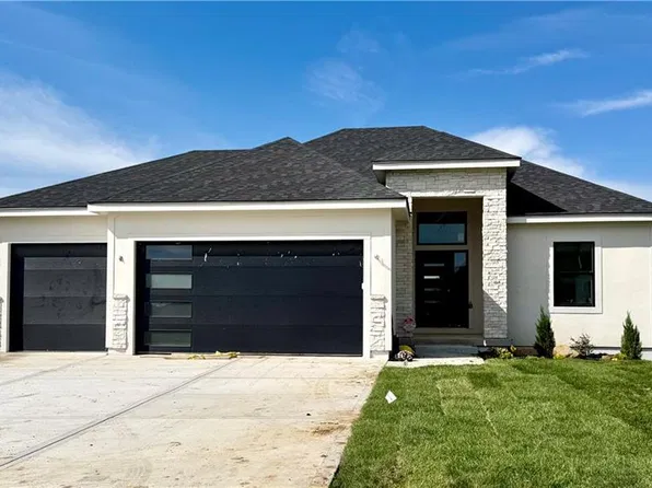 8304 NW 90th St, Kansas City, MO 64153