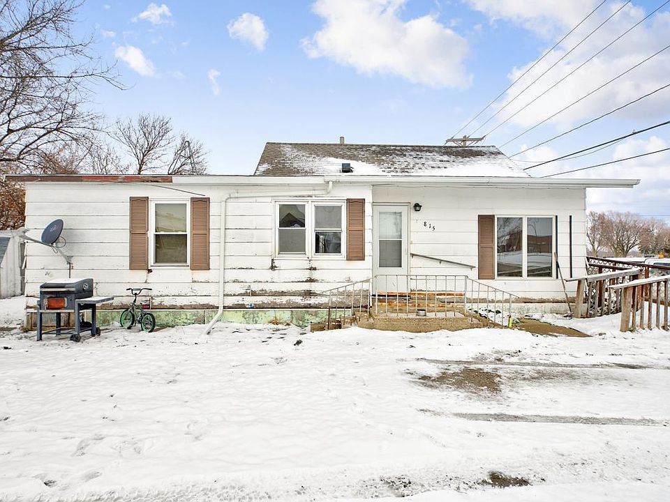 1st image of 815 N Fairlakes Ave