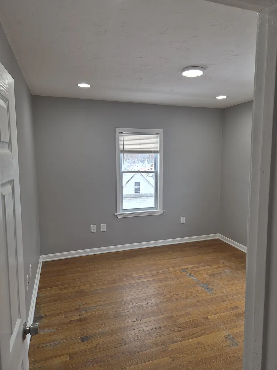 Building Photo - 738 River St #3L
