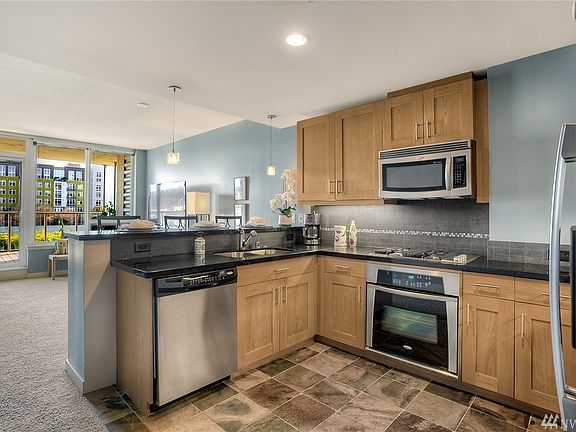 5th image of 1515 Dock St Unit 220