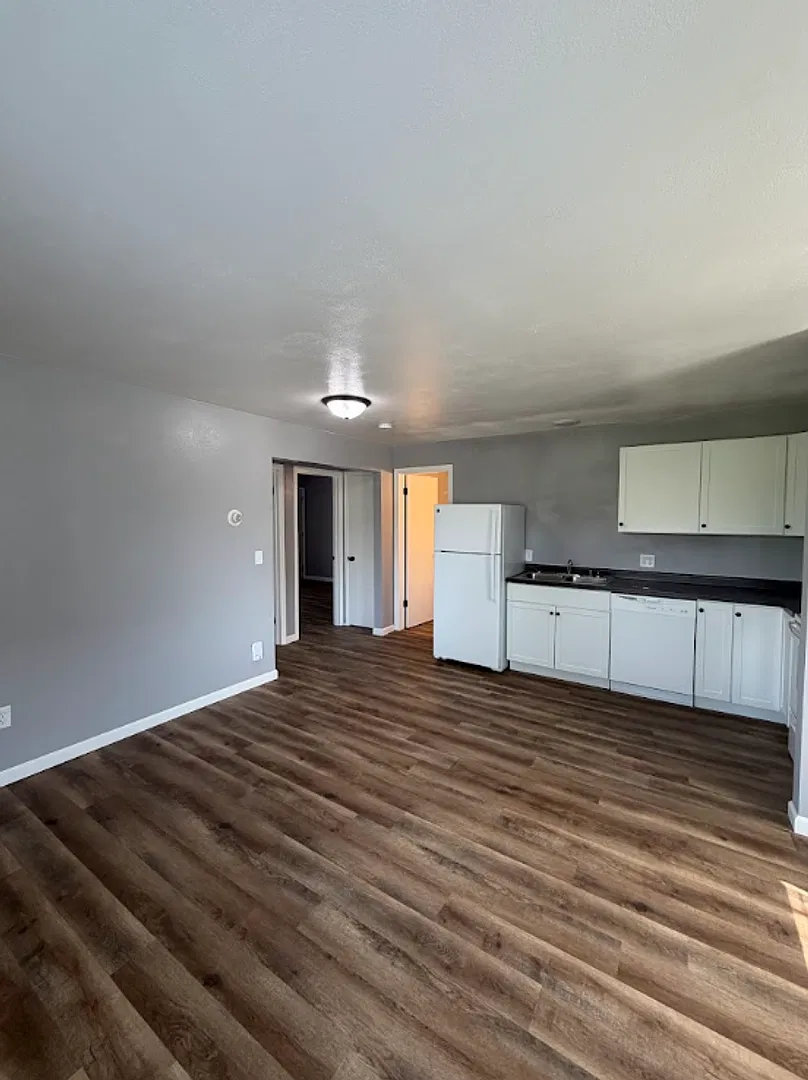 430 W. Calumet Street — Photo 2