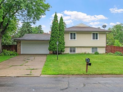 7090 146th St W, Apple Valley, MN, 55124