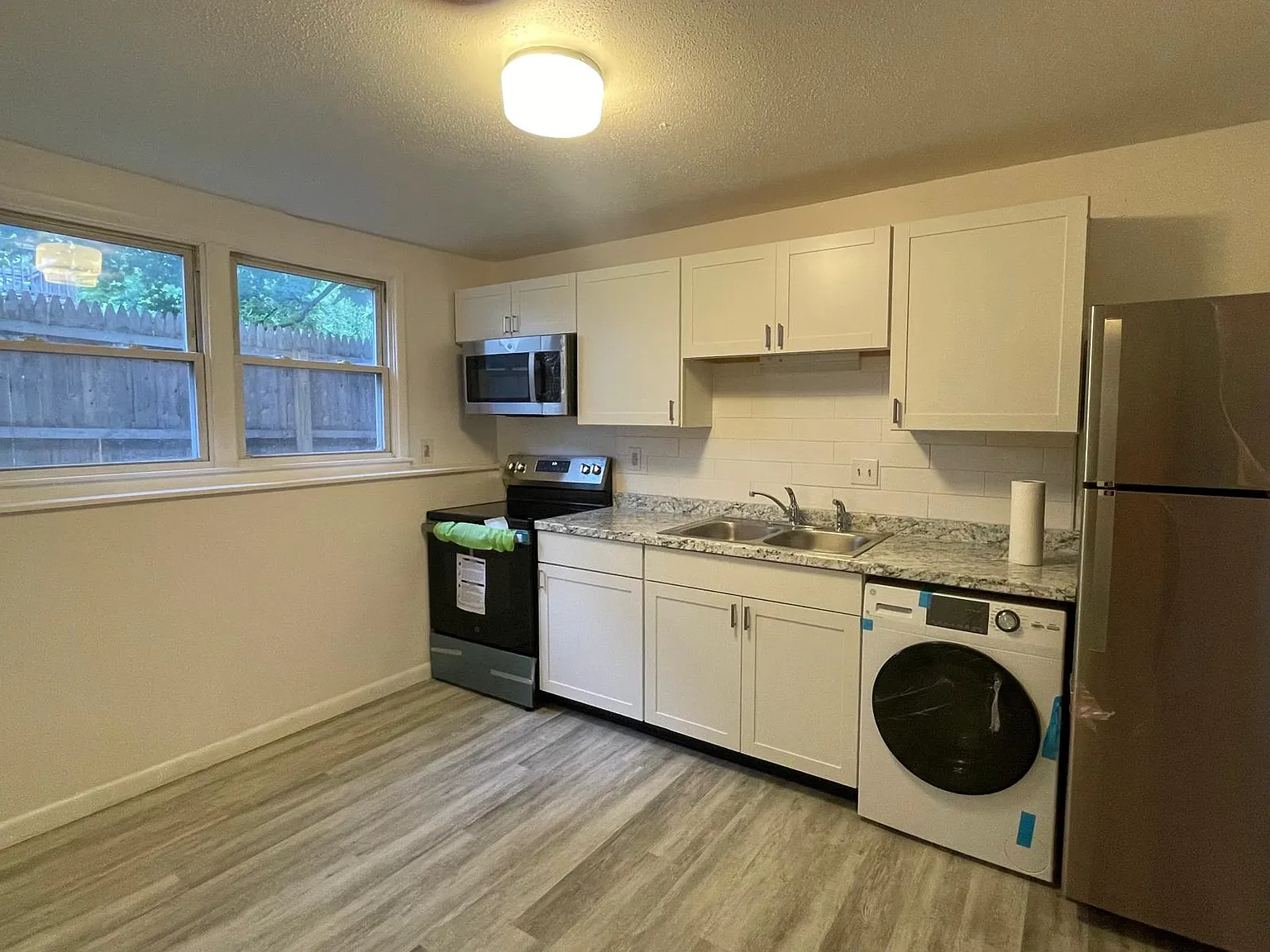 2 bed, 850 sqft, $2,250 — Photo 2