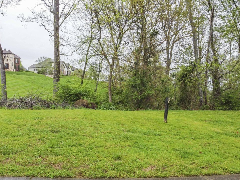 1st image of 814 Hammock Ln #101