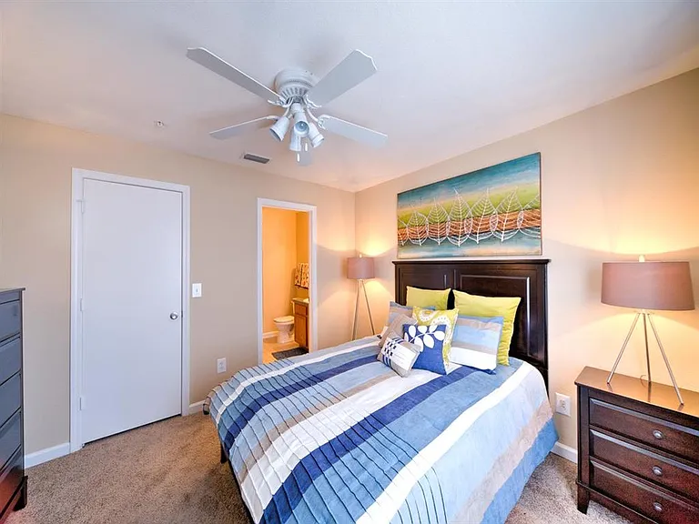 Thomas Chase Apartments — Photo 16