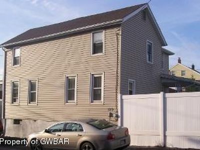 129 E Buttonwood St, Hazleton, PA, 18201