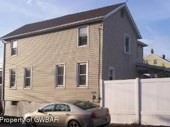 129 E Buttonwood St, Hazleton, PA 18201