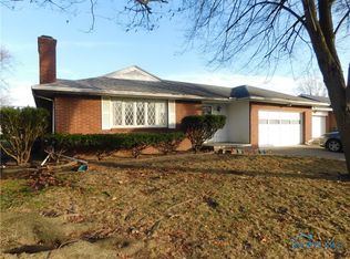 519 Holly Dr, Oregon, OH 43616