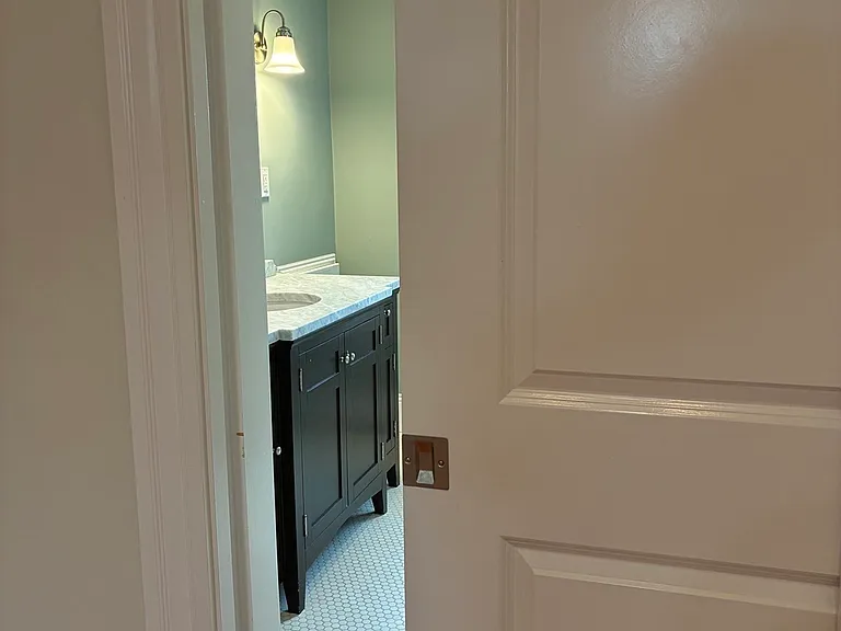21 Linden Ave #A — Photo 17
