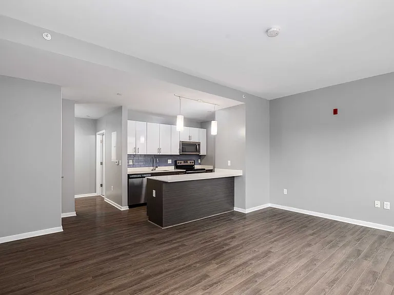 Falls Bridge Lofts — Photo 15