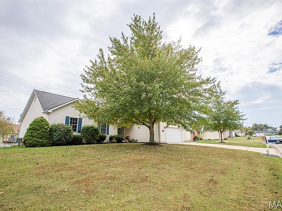 2nd image of 1018 Saint Andrews Dr