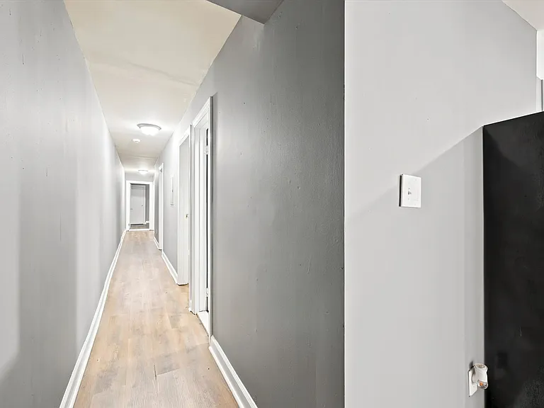 1721 W Tioga St #1 — Photo 9