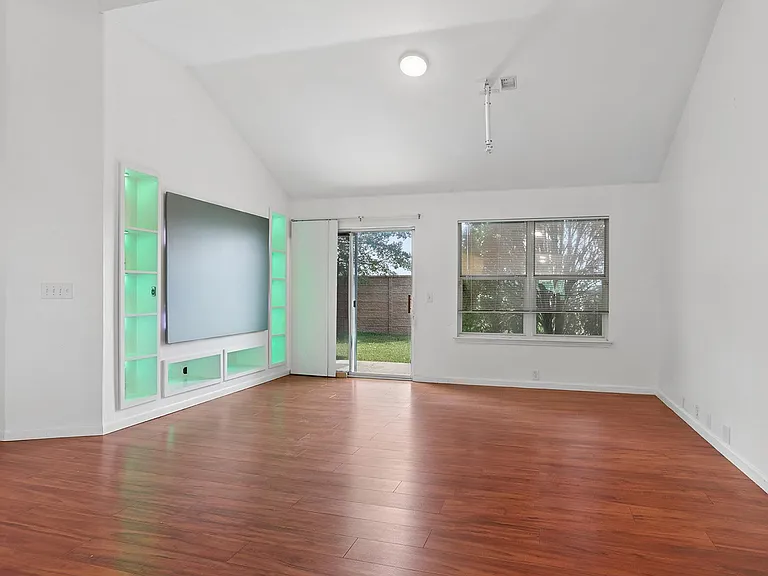 14621 Lantern Dr — Photo 13