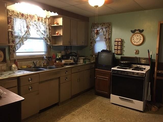 2nd image of 1608 Rutledge Rd